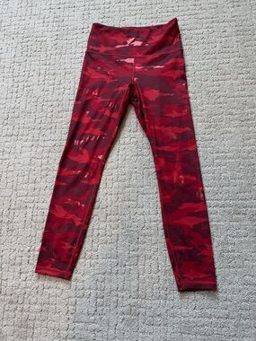 Athleta elation train 7/8 Red Camouflage Leggings